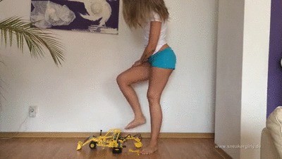 Sneaker-girl Angel Crushes A Lego Fucktoy