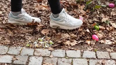 Sneaker-girl Vika – Easter-egg Crush With Nike Boots