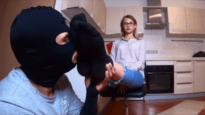 Eva – Fresh 19yo Girl – Foot Worship