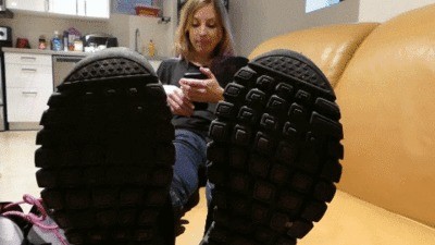 Ashley Sparxx – Pov Foot Rubdown For Little Size 5 Rancid Feet