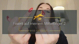 Fixiert Auf Meinem Mittelfinger 2